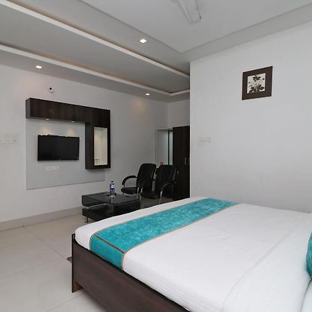 Oyo 8837 Hotel Surya Galaxy Kanpur Exterior foto