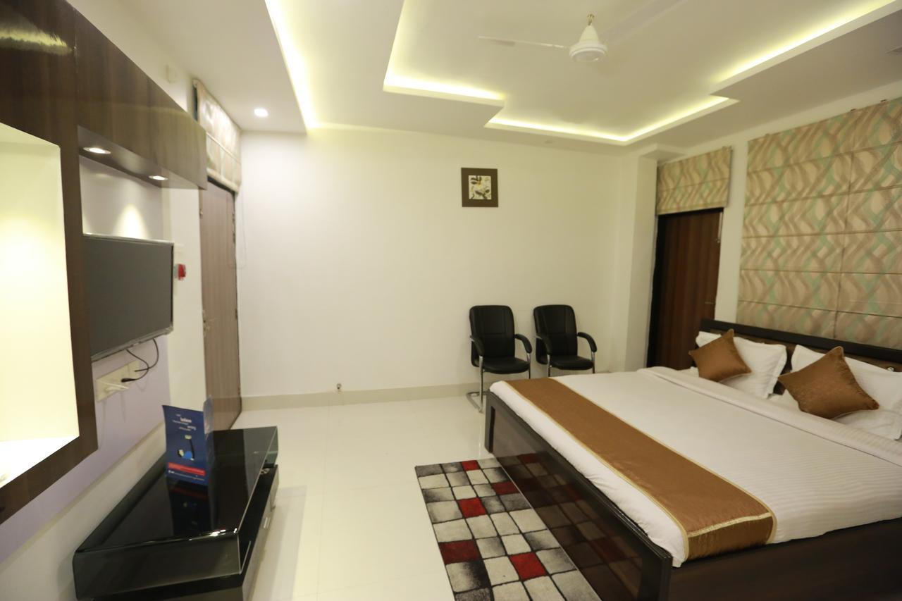 Oyo 8837 Hotel Surya Galaxy Kanpur Exterior foto